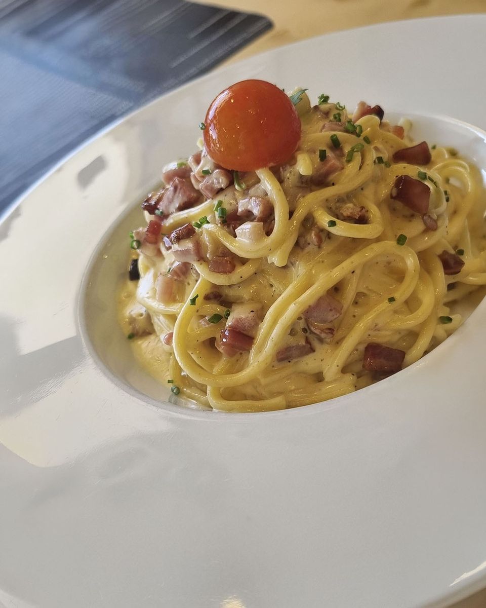 Prato de spaghetti à carbonara
